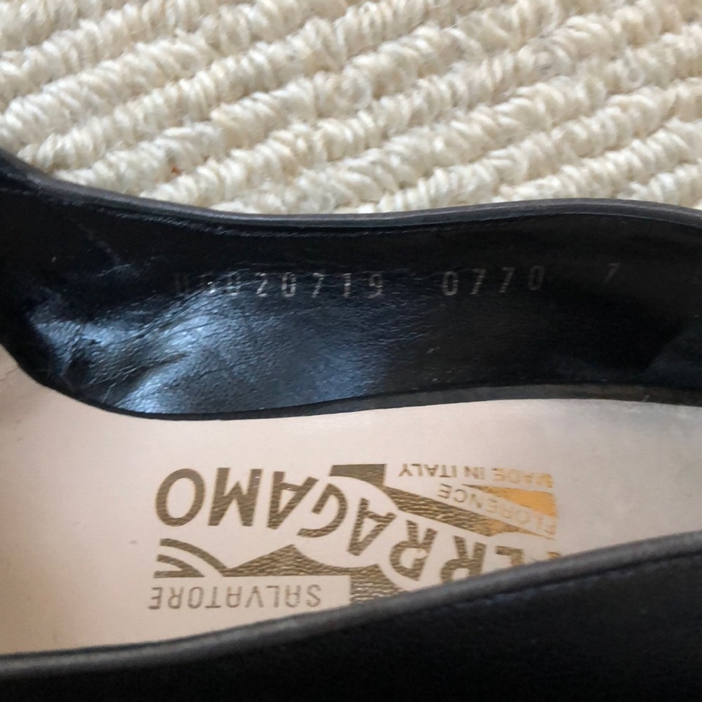 Ferragamo Heel w Contrast Piping - Picture 6 of 7